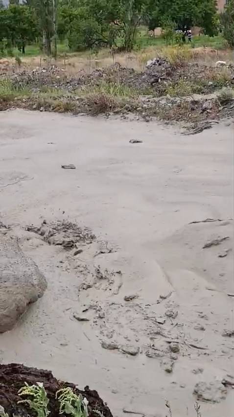 Kars'ta sağanak sele neden oldu: 8 köy sular altında kaldı, köprü yıkıldı 2